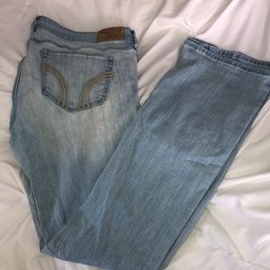 Hollister Flare Jeans (Mid-Rise)